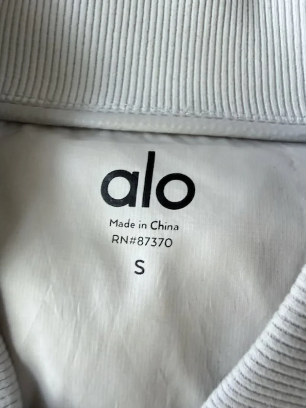 Alo Yoga Off Duty Silver Metallic Bomber S